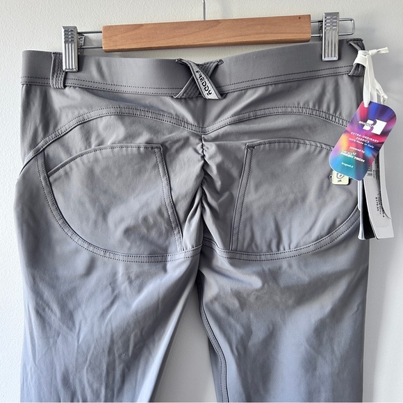 Freddy Gray Ankle Pants - Picture 4 of 13